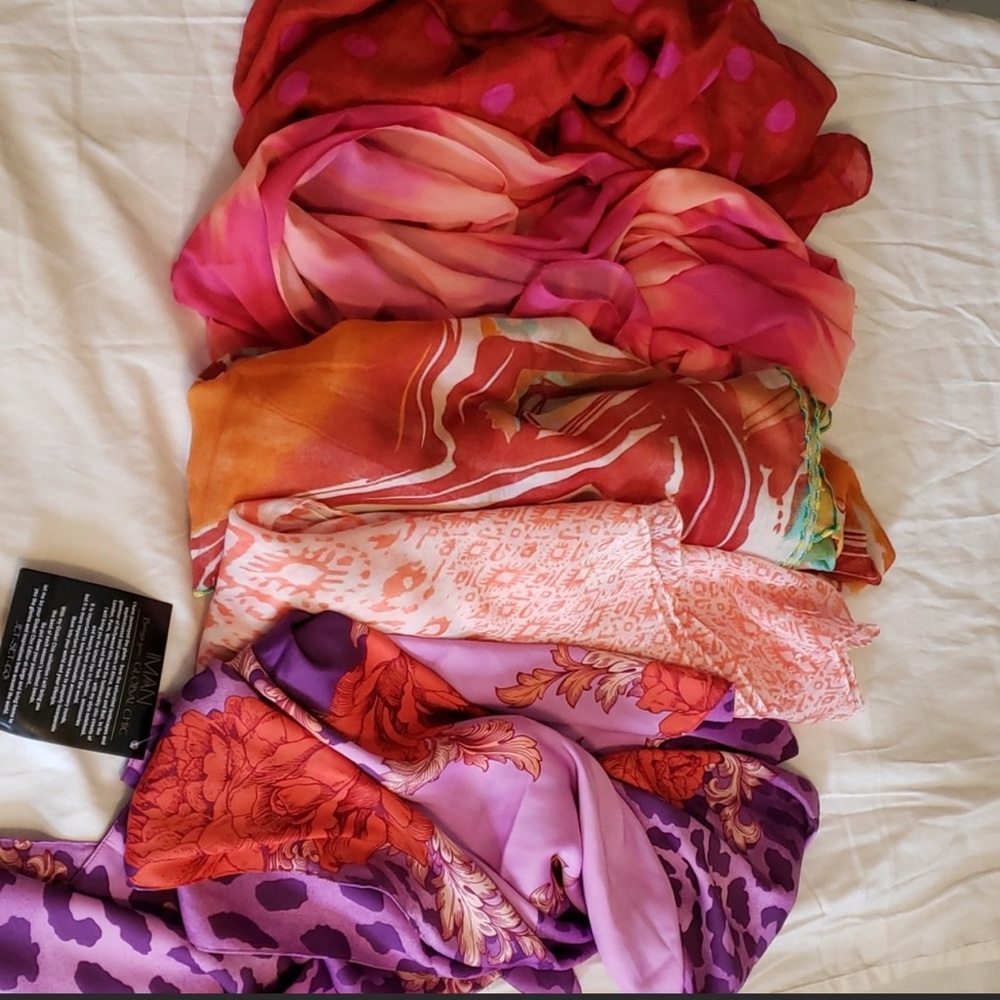 SCARVES